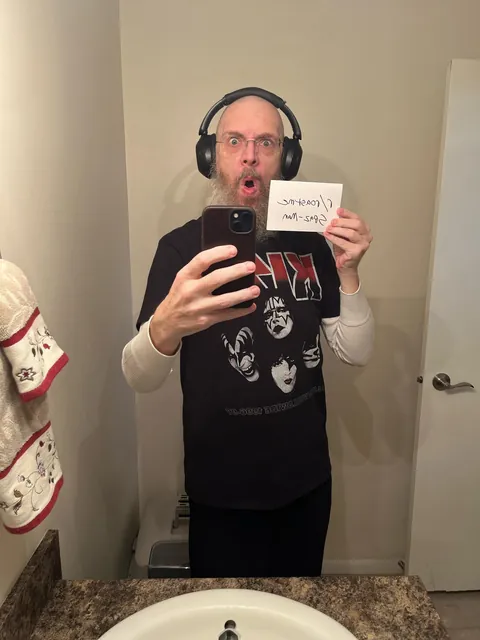 Long time roaster, first time poster. You turds can’t hurt me.