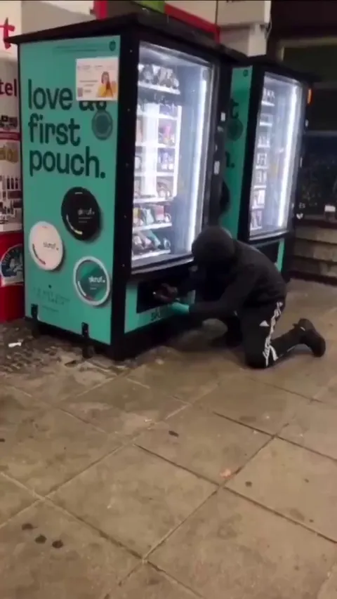 A vending machine is blown up to steal snacks in Vienna.