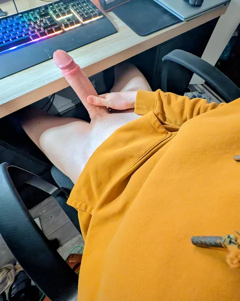 [18] A horse cock at my age, I should thank my old man 😜