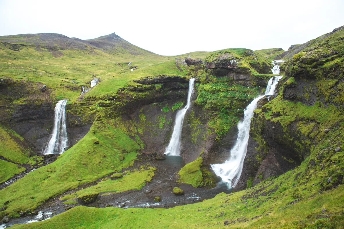 Stumbled Upon This Trifecta while Exploring Iceland [3000x2000]