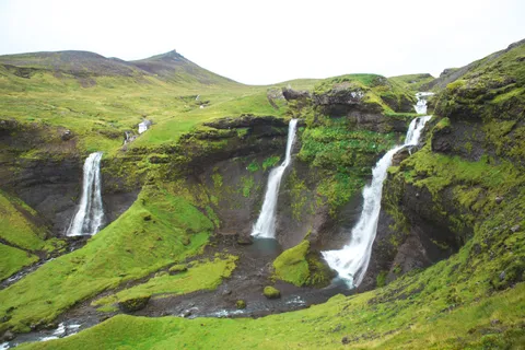 Stumbled Upon This Trifecta while Exploring Iceland [3000x2000]