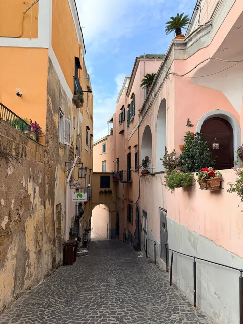 Hidden gem alert: My dreamy day in Procida, Italy