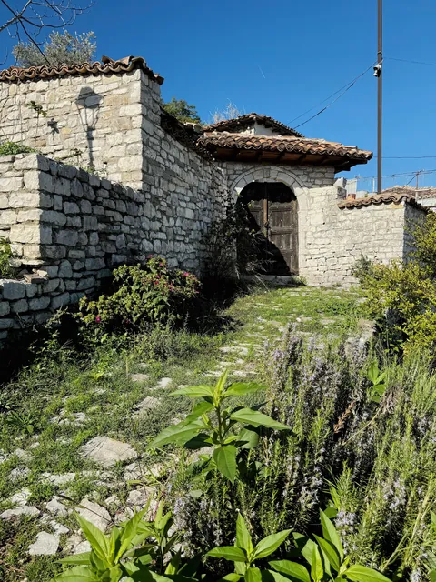 Albania is criminally underrated 🇦🇱 -Stunning landscapes, affordable travel, and genuinely kind people