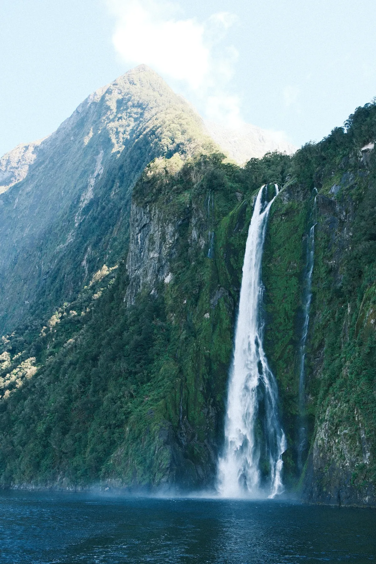 Traveling through New Zealand: Milford and Doubtful Sound