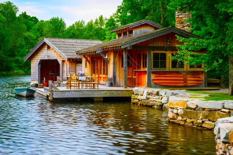 House by River (Onondaga County, New York, US)