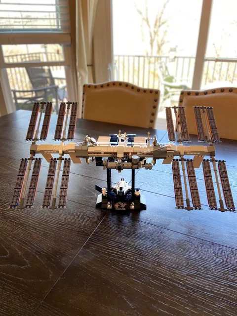 LOVED this LEGO set of the ISS. Hopefully LEGO continues to push more space themed builds.