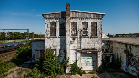 Decaying right next to commuters heading down to NYC via Amtrak