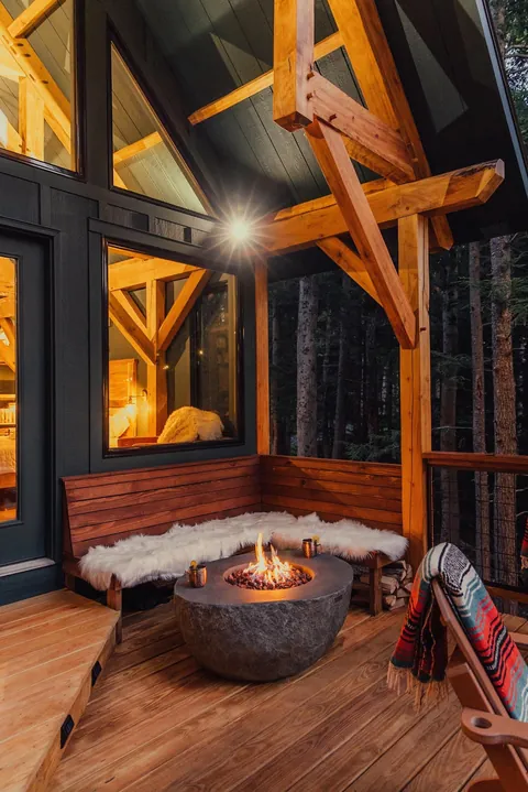 Treehouse Cabin Deck