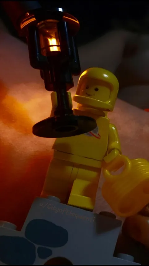 The haunted house and the secret portal. (f)