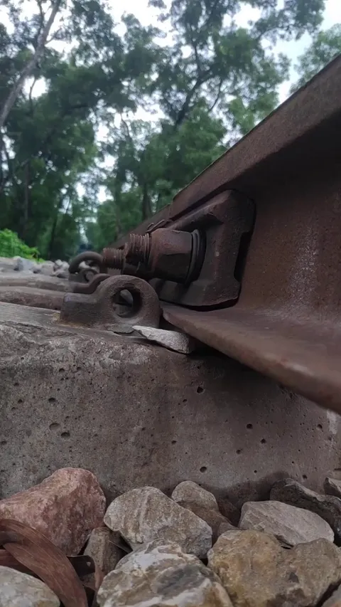 When a train passing on a broken track