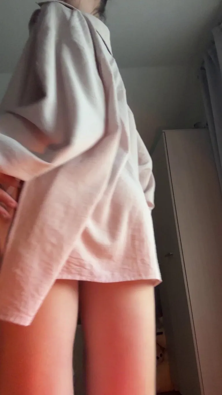 Do my ass attract u attention or its ugly?