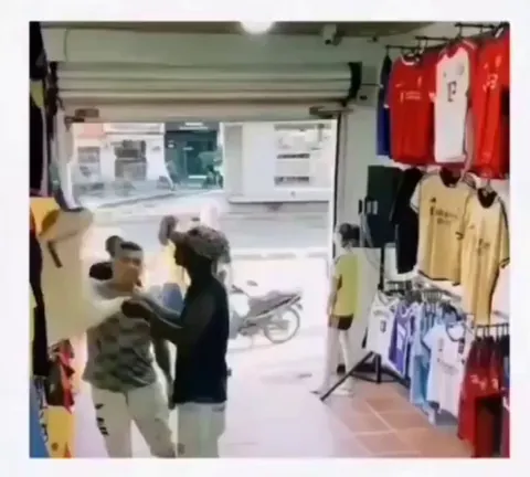 This shop owner avoids being harmed and his shop stolen from