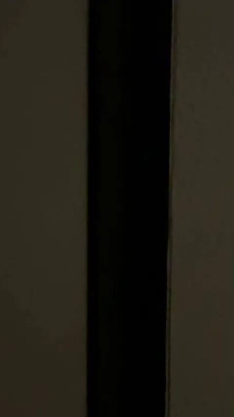 My roommate doesn't know the meaning of word "privacy"