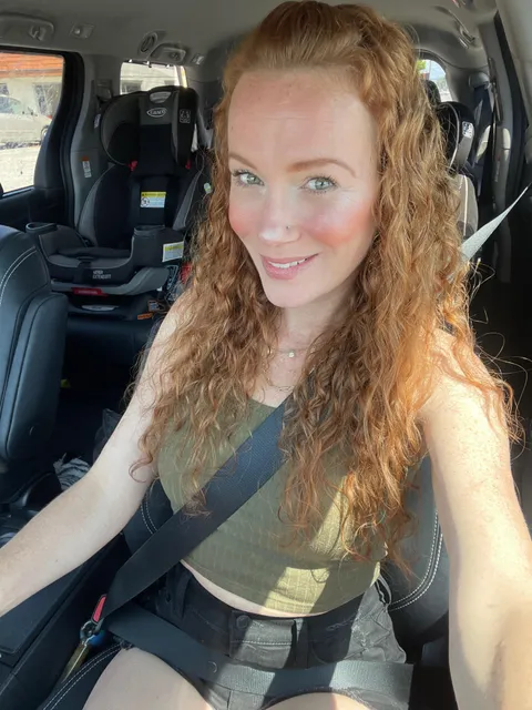 F42–Just a mom of two in her 40s, trying to keep up with all the 20-somethings here. How am I doing?😌