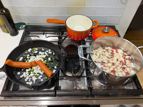 [homemade] chorizo, potato and eggs