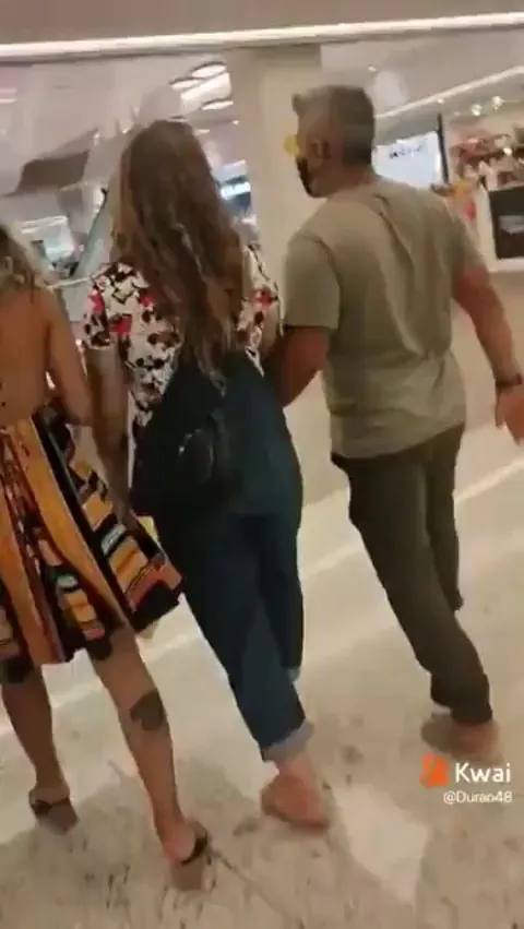 How to embarrass your girl