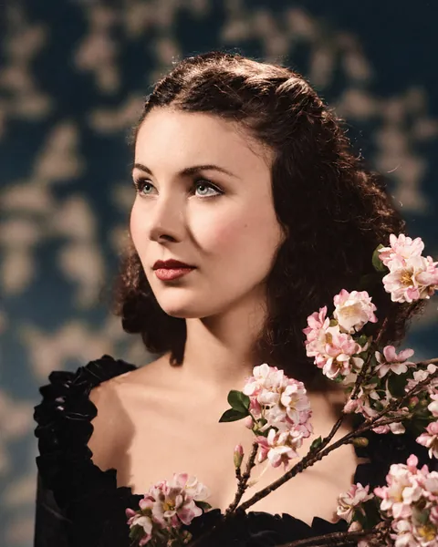 A 1940s inspired portrait studio portrait