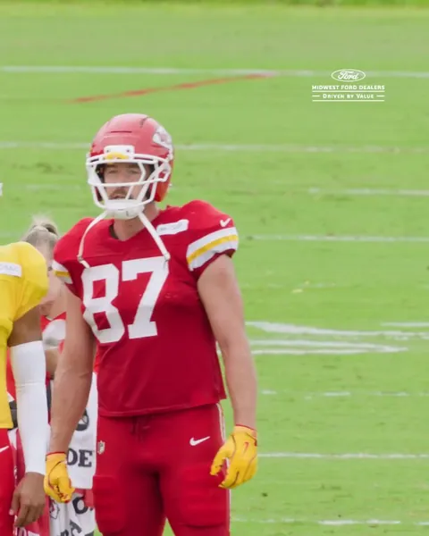 Travis Kelce teaches Justin Fields about blink-182