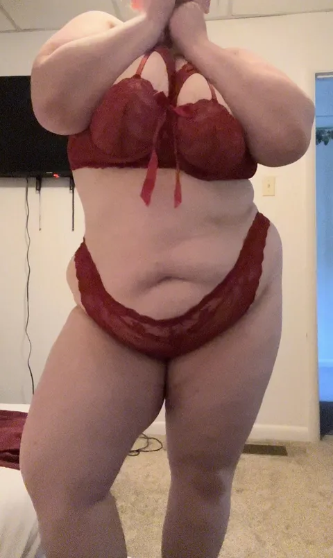 A little full body pic never hurt nobody 🫢