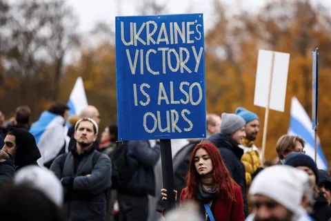 Photos from the Russian anti-war opposition march in Berlin today.