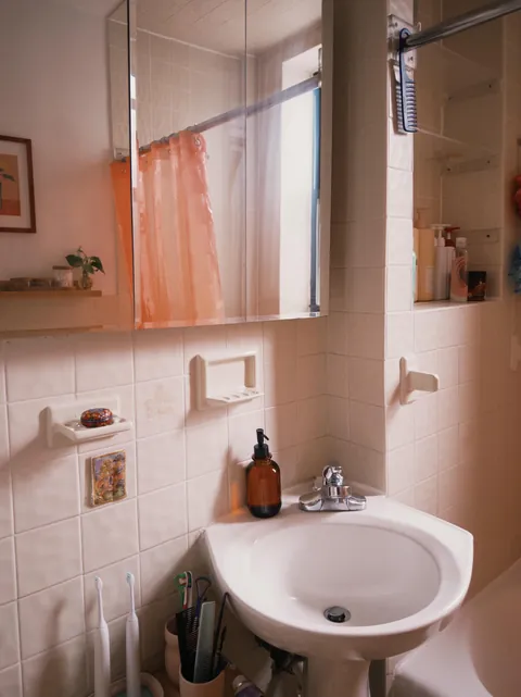 deep cleaned my apartment and now it’s extra cozy