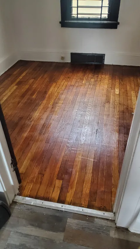 I hated these floors, so I redid them. First time major DIY, how did I do?