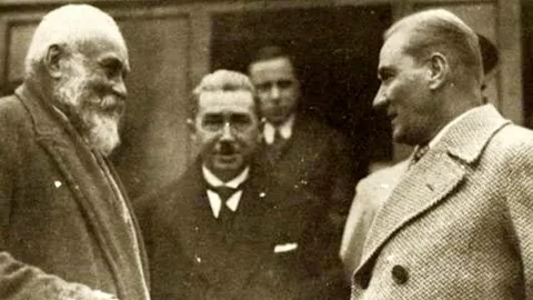 Greek Prime Minister Venizelos and Turkish Republic's Founding President Atatürk exchanging greetings. Venizelos and Atatürk were enemies on the battlefield, but Venizelos would later on nominate him for the Nobel Peace Prize.