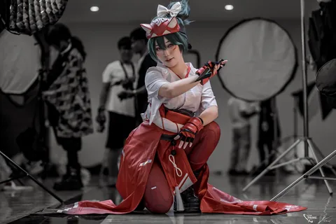 went to a convention in my kiriko cosplay! 😽