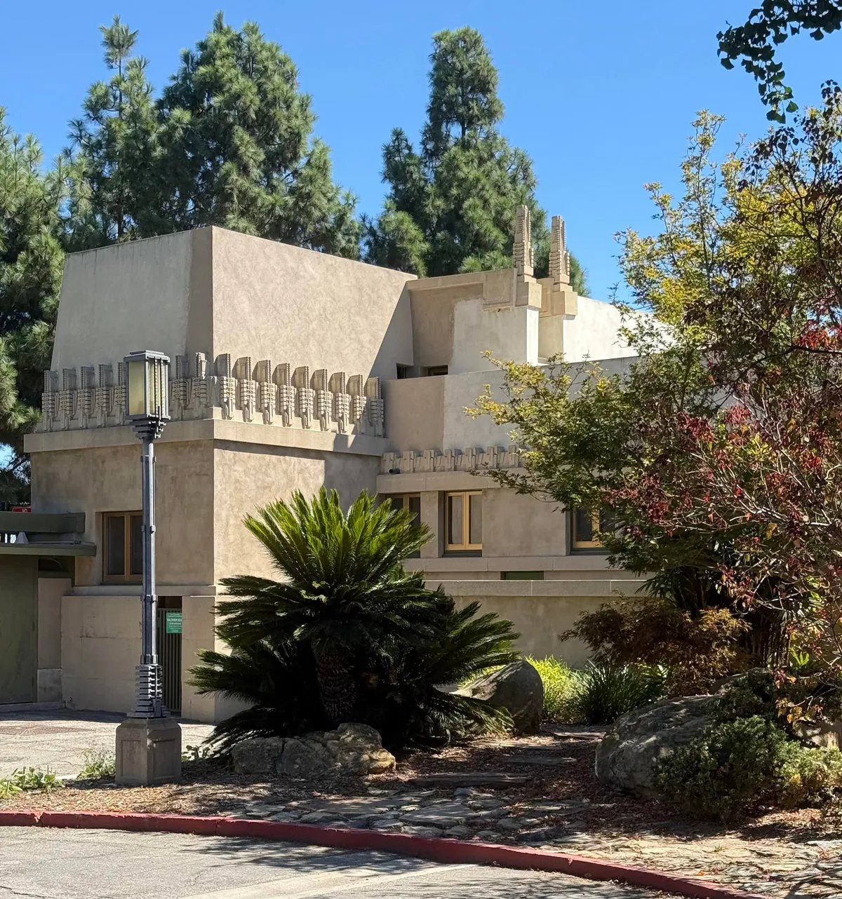 Hollyhock House - Frank Lloyd Wright - Los Angeles, CA