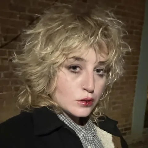 almost 30 and i feel like ive finally found a signature look