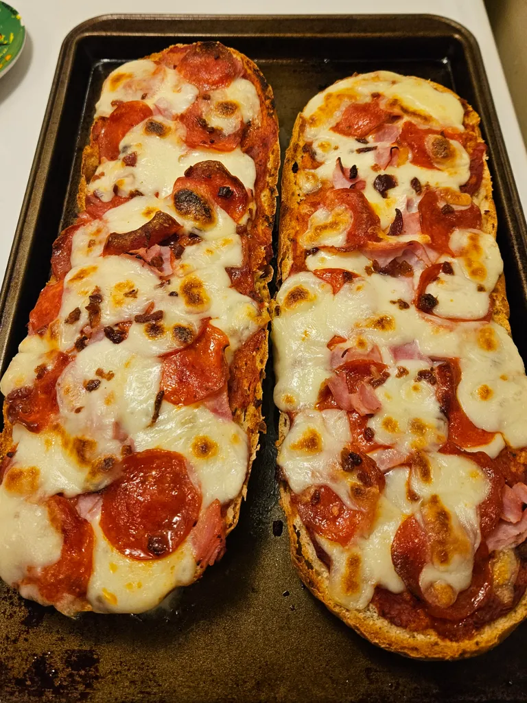[Homemade] French bread pizza