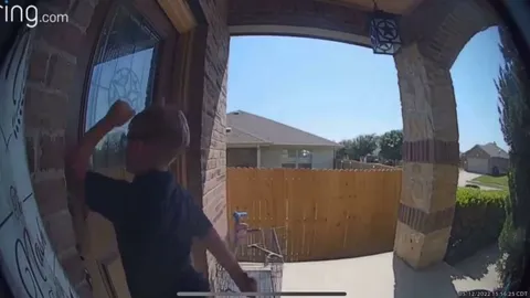 Kid shows up to black peoples house with whip