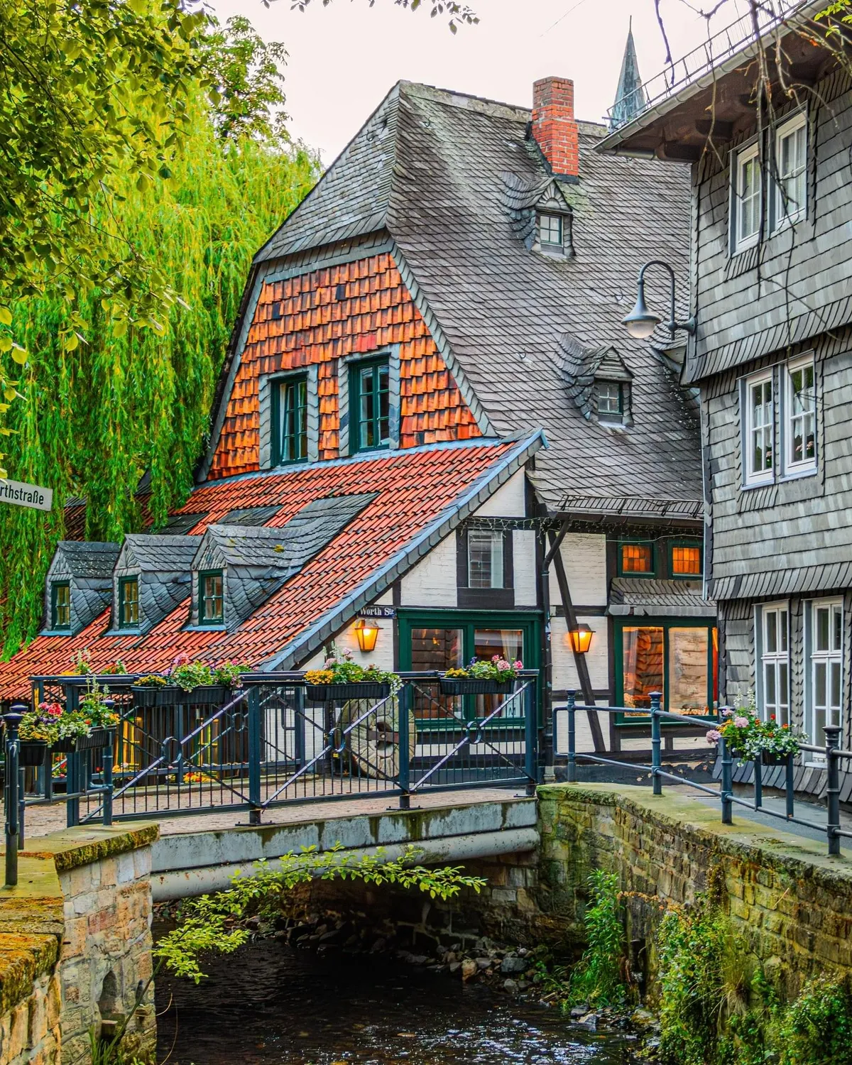 Historic house (Goslar, Lower Saxony, Germany).