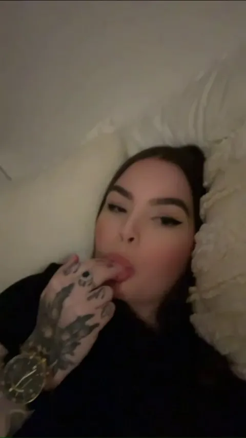 Hey Guys, Made a little edit of some of the pics/vids Scarlet Has sent me over the last few weeks. We need to talk shot list. To the comments good citizens. Also Reddit please dont ban me for this. She consents, ill link her details in the comments. There is nothing untoward here. Much love &lt;3 YLPD