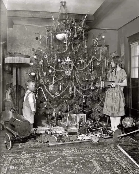 What Christmas looked like 100 years ago.