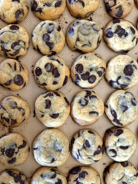 [homemade] chocolate chip cookies!