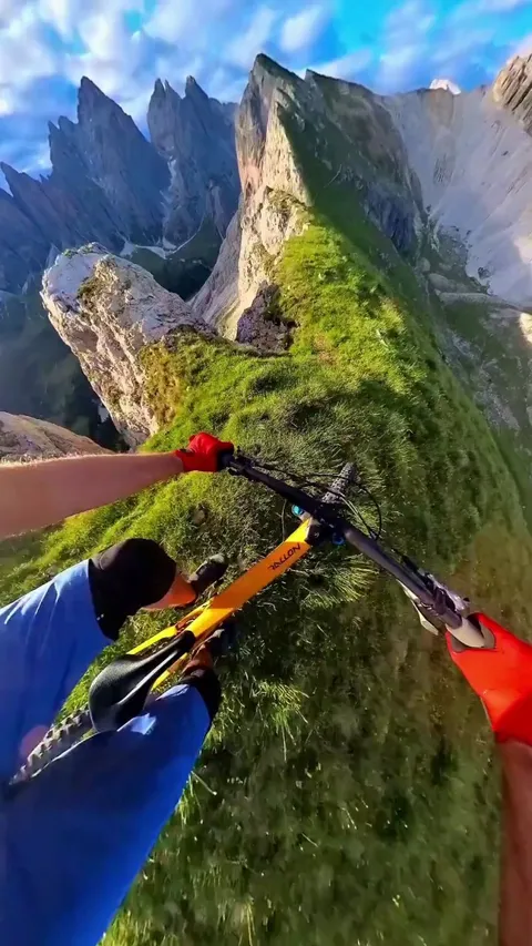 Touching the void on the most breathtaking ridge of the Dolomites