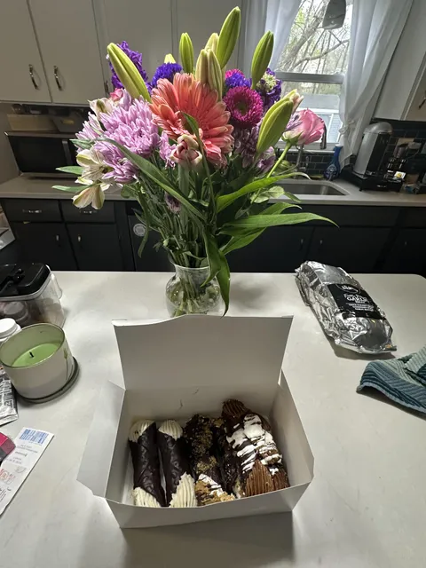 Thank you to whoever posted the flowers they received. It reminded me it’s been a little while since I’ve surprised my wife