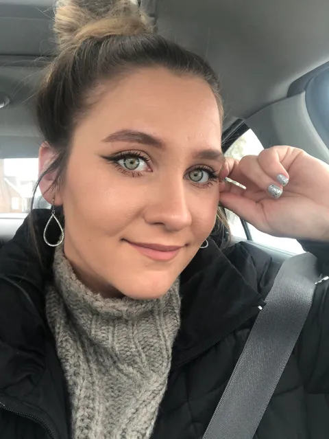 first post here! a nice soft look for classes today (: first time attempting smudged liner