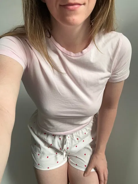 Swipe to undress me 🤭 (f)