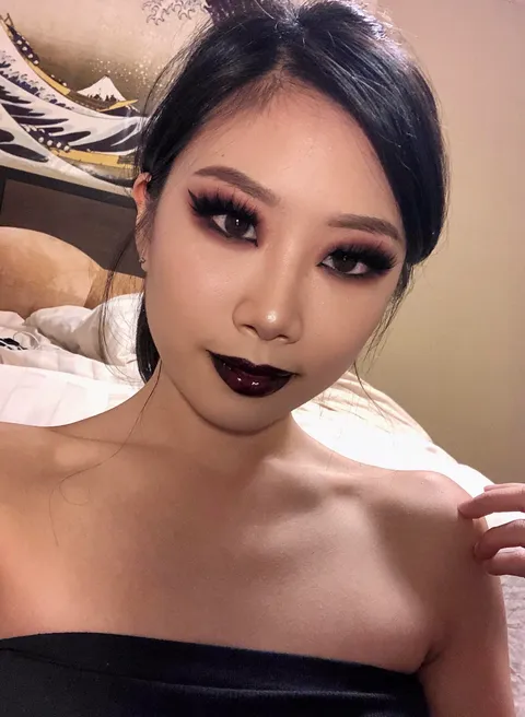 Seductive Vampire Monolid Makeup Look