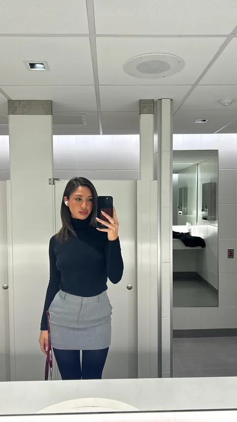 Just lost my job.. Here are some of my favourite work fits as a reminder that some places rlly don’t deserve you ♥️