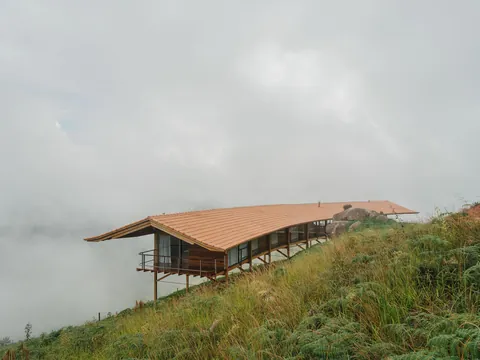 Superb WOODEN HOUSE in the hills of Brazil in Cunha, by Mariana Caires &amp; co (2024)