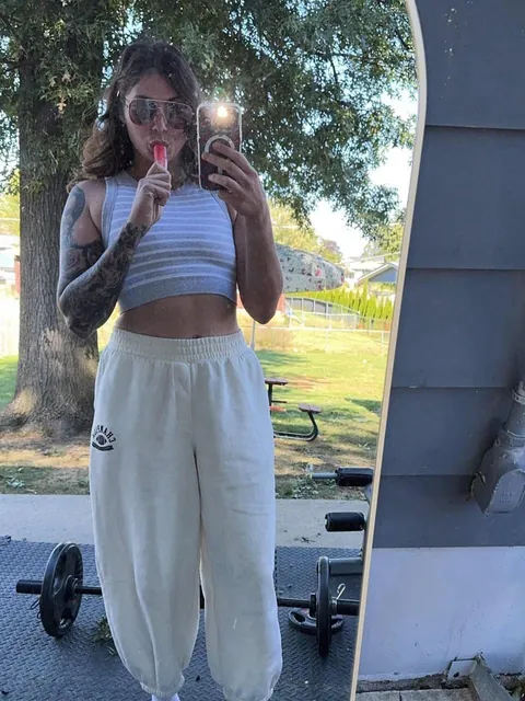 Any men out there still find an all natural woman attractive? 🫣➡️ f26