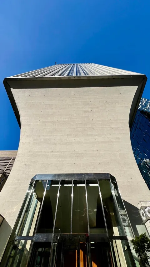 The Rainier Tower in Seattle, Washington (1971).