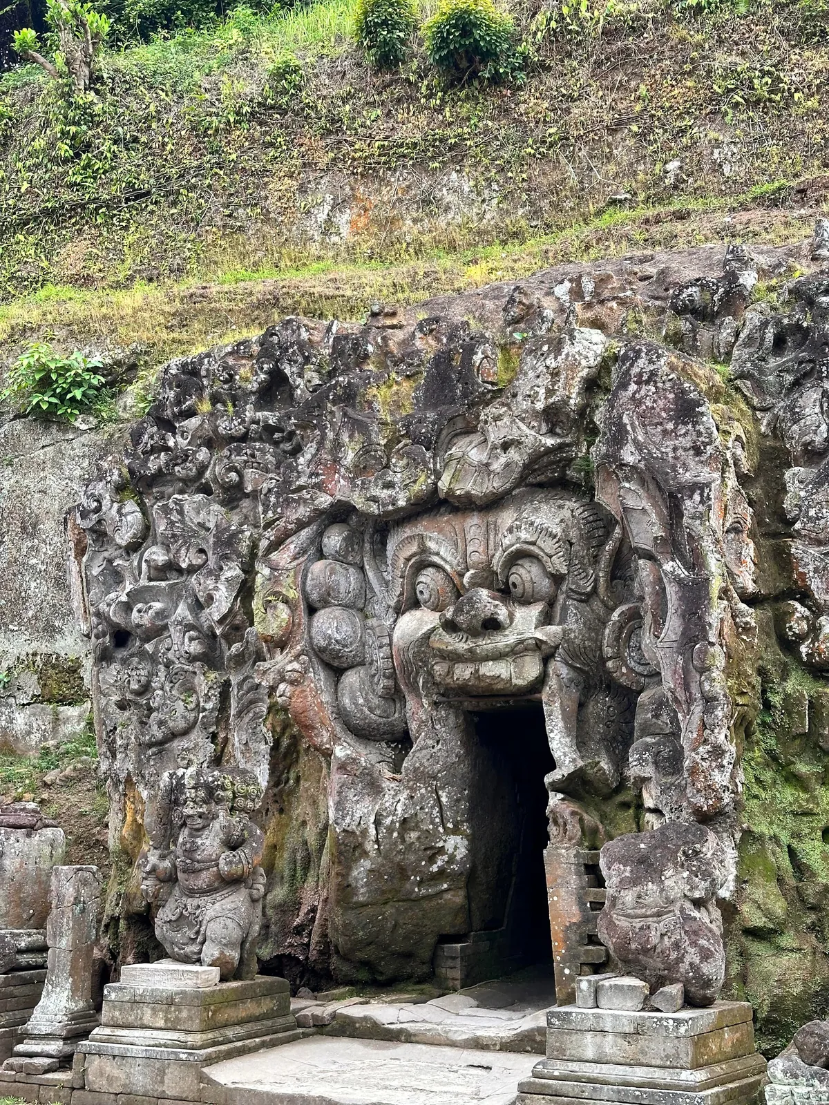 Bali 3-week trip. Highlights of waterfalls, rice fields, insane coast lines