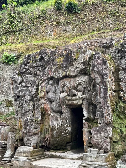 Bali 3-week trip. Highlights of waterfalls, rice fields, insane coast lines