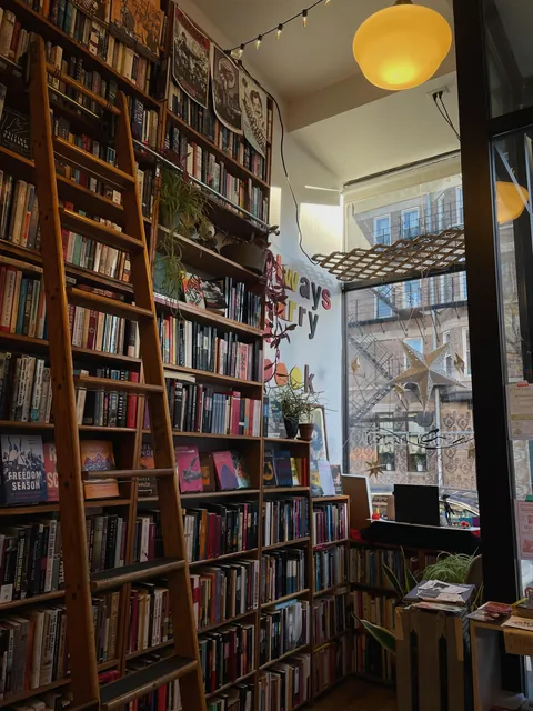 local chicago bookstore I love