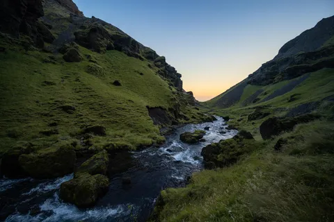 An Icelandic creek [OC] [4000x2668]