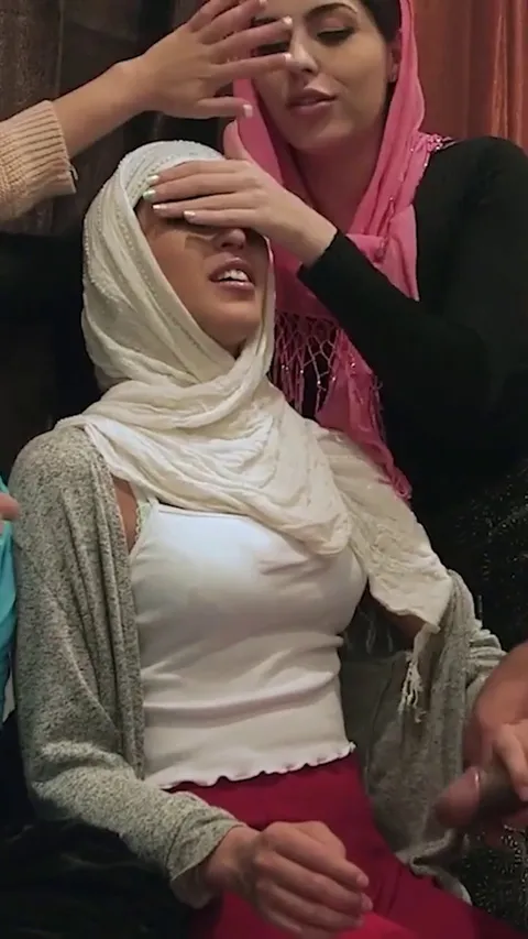 Hotties in hijabs